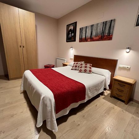 Hotel Jaques Jaca Bagian luar foto