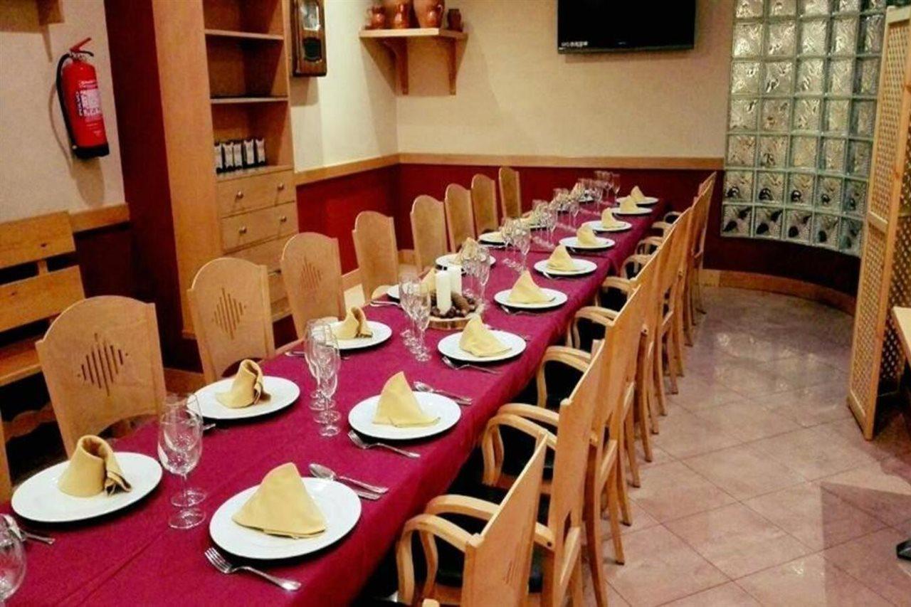 Hotel Jaques Jaca Bagian luar foto