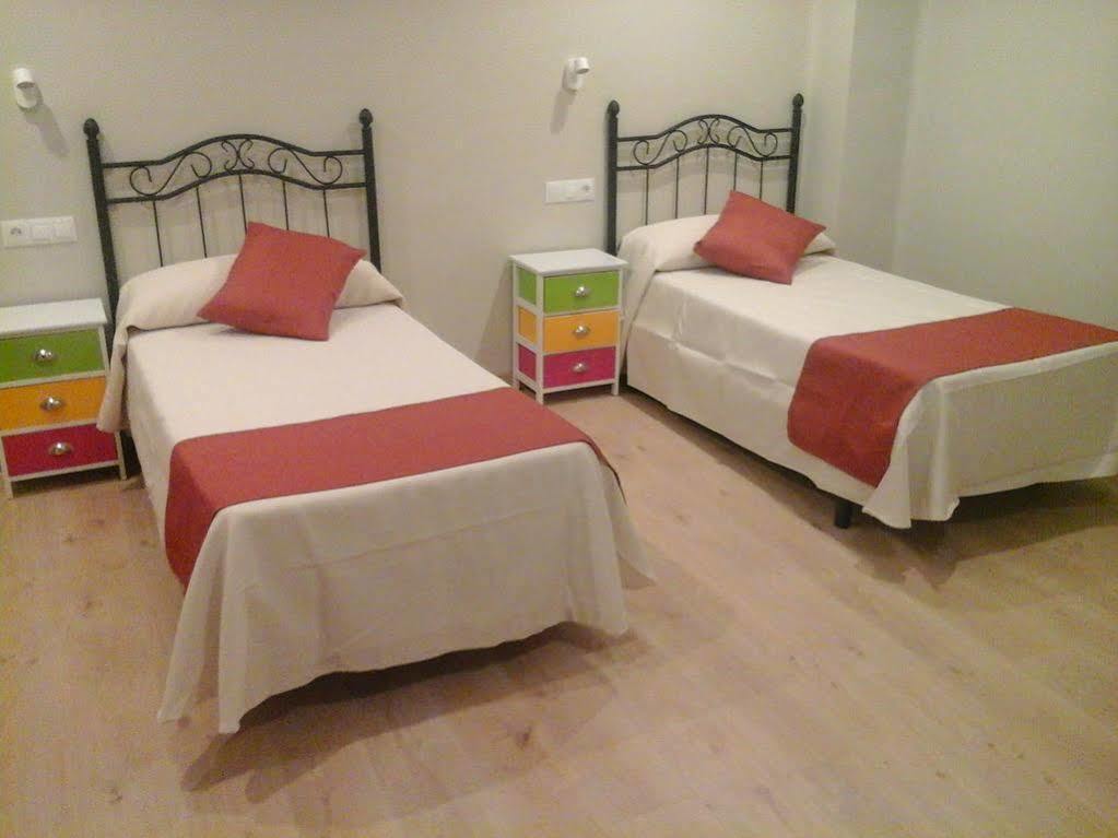 Hotel Jaques Jaca Bagian luar foto